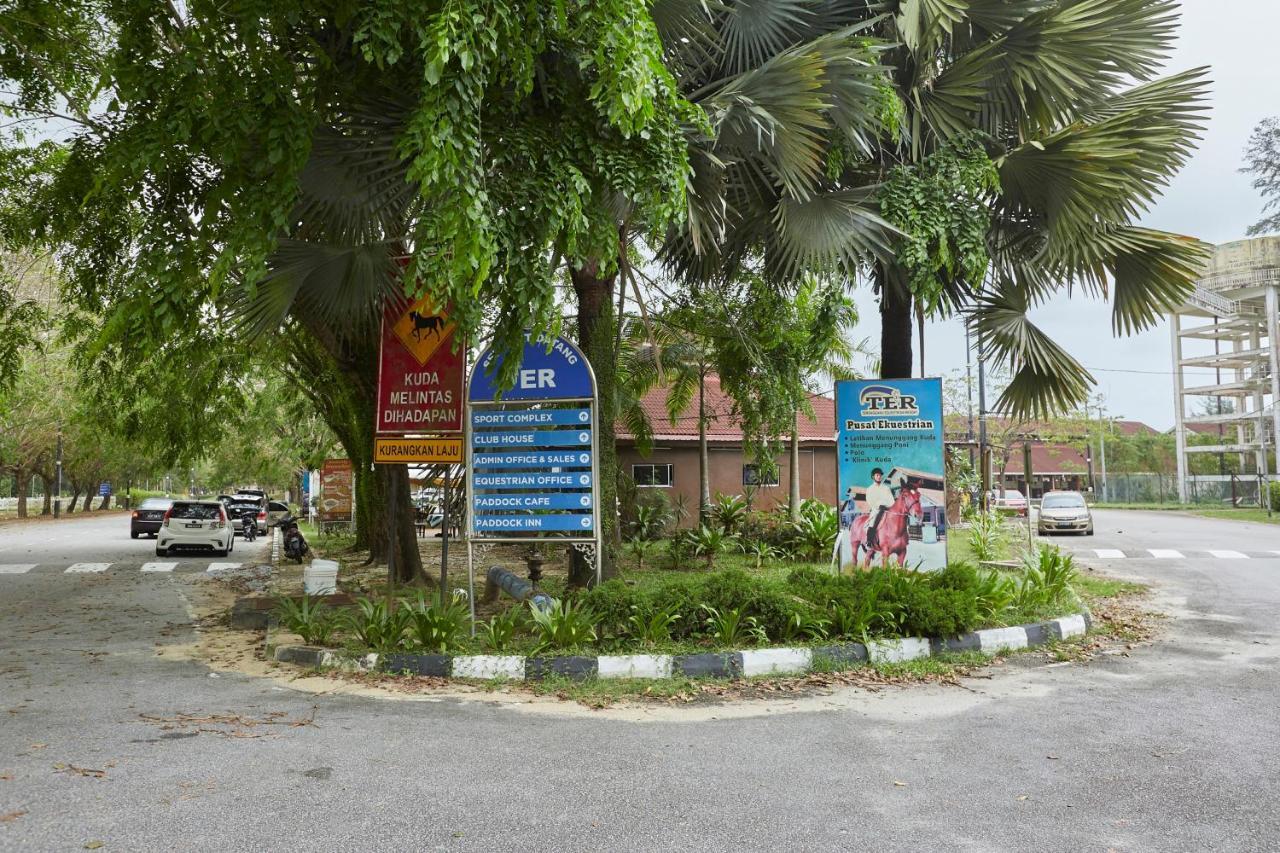 Terengganu Equestrian Resort Kuala Terengganu Esterno foto